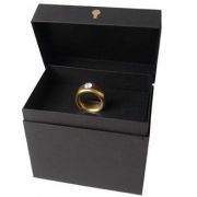 Κούπα Μονόπετρο μαύρη με χρυσό δαχτυλίδι